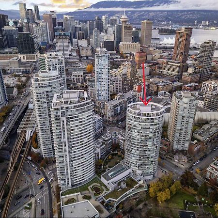 Lovely One-Bedroom Apartment With Pool, Hot Tub, And Gym In The Heart Of Downtown, Skytrain 3Min Away Vancouver Exterior foto